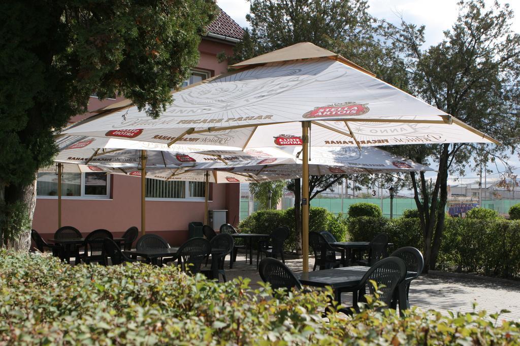 Hotel Pamira Сибиу Екстериор снимка